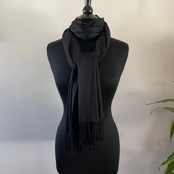 Black Scarf w/ Fringe Womens One Size Minimalist Casual Basic Simple Soft Wrap - Picture 1 of 7